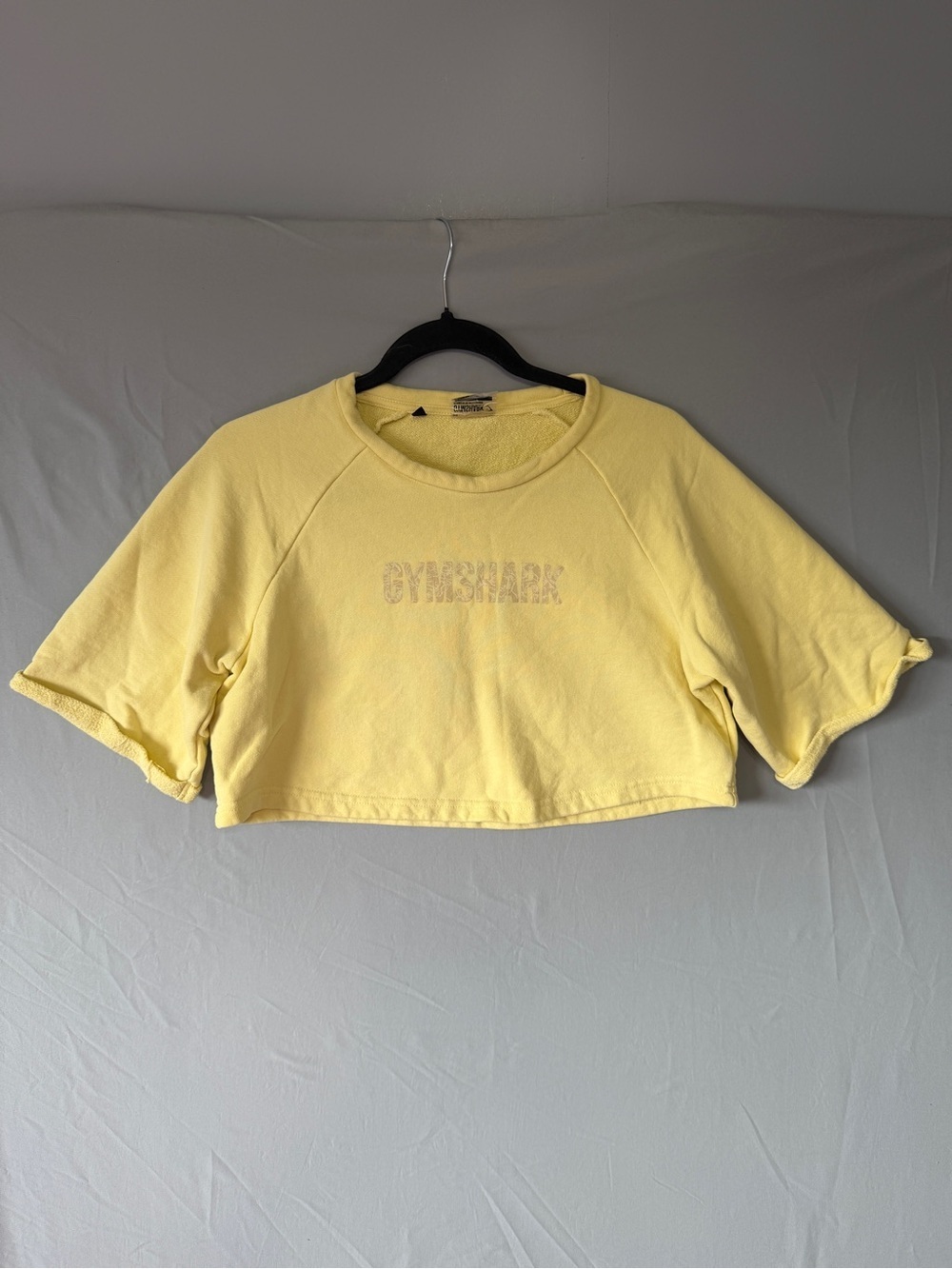 Gymshark Womens Cropped Workout Sweatshirt Size M Yellow Gym Yoga Running Lounge